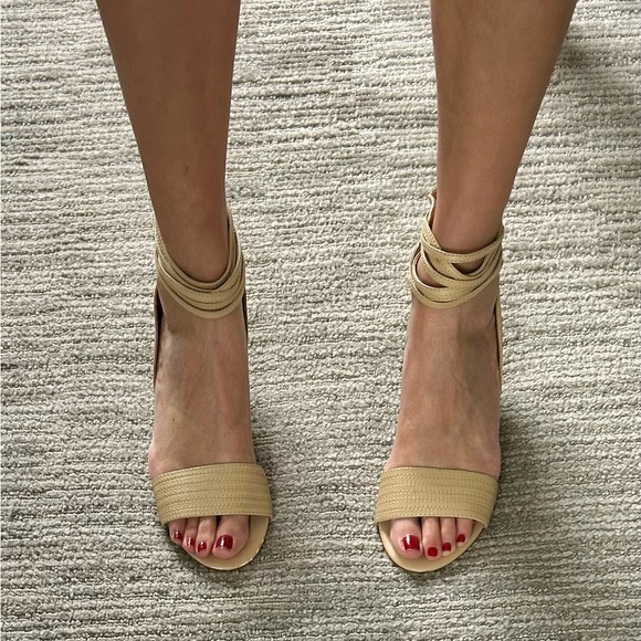 Tan beautiful Sandals - Picture 2 of 6